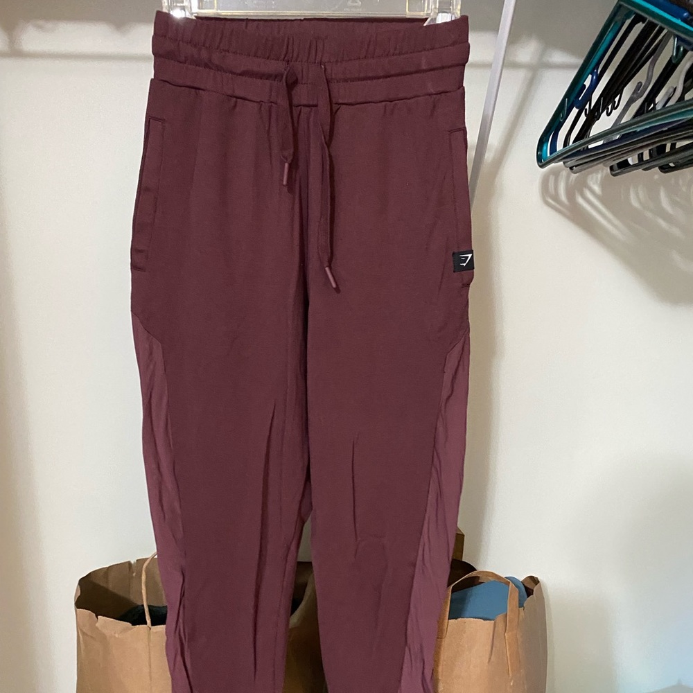 XS burgundy gymshark joggers